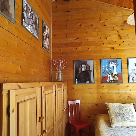 Marina Chalet Premia